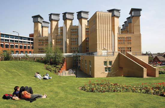 Du học Anh - Chương trình Dự bị Đại học của trường Đại học Coventry (Coventry University)
